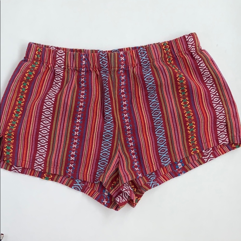 Patterned beach shorts🌺
